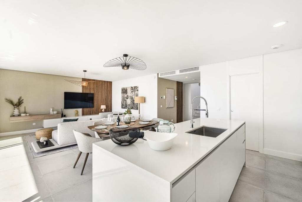Luxury Penthouse With Ocean View Apartment
